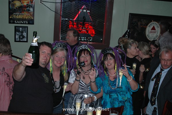 crowdParasolsnye